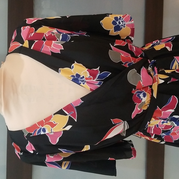 Open Back Floral Dress by Trixxi - Picture 4 of 15